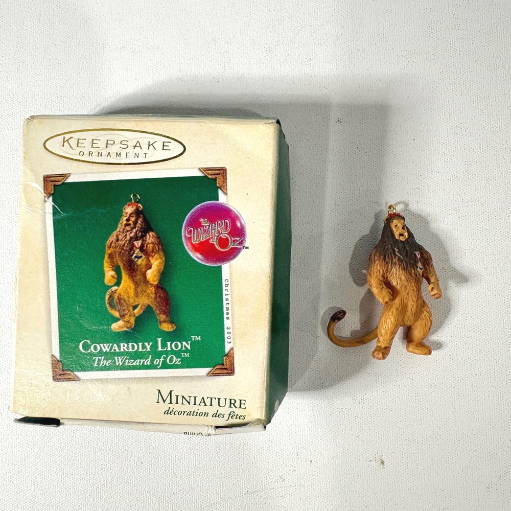 Hallmark Keepsake 2003 Wizard of Oz Cowardly Lion Miniature Christmas Ornament